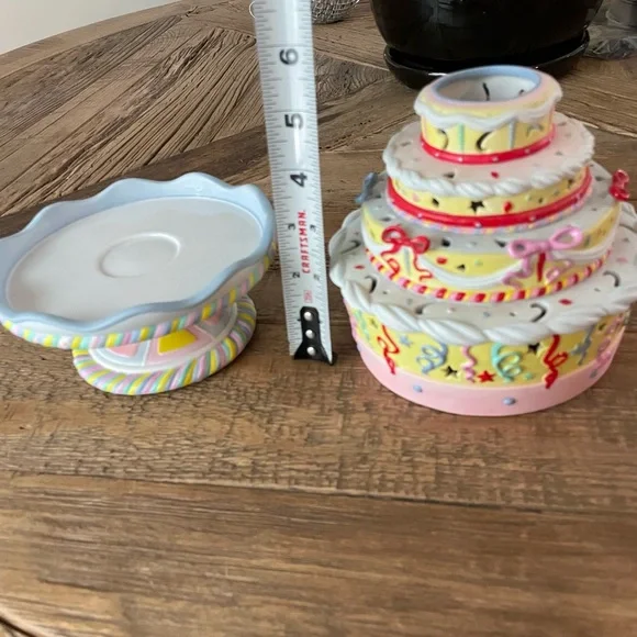 Partylite Colorful Ceramic Tiered Birthday Cake In Excellent Condition - Picture 13 of 14